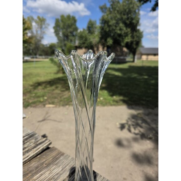 Twisted Ribbed Swung Spiral Vase Clear Glass 13" H Starburst Base - Picture 3 of 11